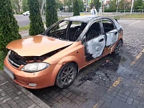 В Калининграде велосипедист сжёг подрезавшую его машину