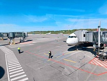 Пьяная из Санкт-Петербурга хотела выйти из самолёта в Калининграде раньше