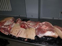 На границе с Калининградской областью задержали крупные партии продуктов с содержанием свинины