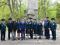 Калининградские таможенники посетили захоронения советских солдат в Польше