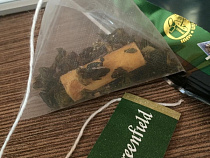 Адвокат из Калининграда обнаружил окурок в упаковке чая