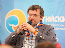 Известный политолог Валерий Фёдоров провел лекцию для участников «Балтийского Артека»