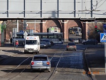 Власти пообещали через 3 дня открыть проезд по улице Суворова