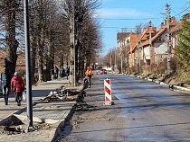 Ремонт дороги в Янтарном потребовал вмешательства прокурора