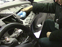 27 кг янтаря нашли таможенники под приборной панелью автомобиля «Ниссан»