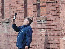 В Калининграде солнечное затмение наблюдают сквозь винные бутылки и маску сварщика 