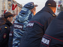 Полиция задержала на улице Камской горожанина с шестью боеприпасами