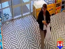 По Калининграду расхаживает сорящая чужими деньгами женщина