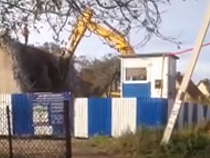 В Калининграде сносят немецкое газоубежище (видео)