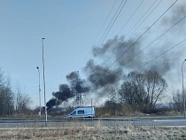 С Девау в Калининграде повалил страшный чёрный дым