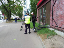 Подросток с ножом отобрал велосипед у другого мальчика