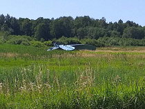 Под Гвардейском опрокинулся лёгкий самолёт — соцсети