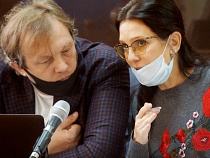 Акушер: Белая была недовольна, что ребёнку оказывают помощь