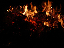 Ночью в Калининграде загорелось 1 200 кв. м складов на улице Камской