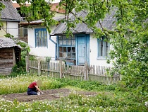 С жителей сёл Калининградской области требуют деньги за возврат «Триколора»