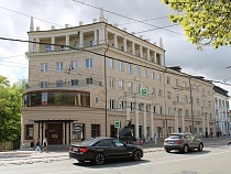 В Калининграде улучшили вид дома с заведениями хозяина виллы во Франции 