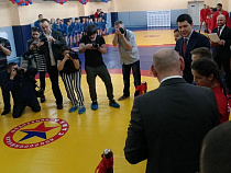 Дзюдоисты и самбисты Черняховска получили борцовский ковёр из рук Алиханова