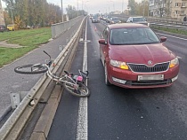 В Калининграде пассажирка «Шкоды» дверью тяжело ранила велосипедистку