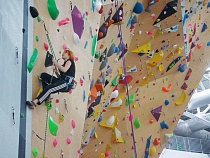 «Самый большой в России»: «Автотор-Арена» открыла мега-скалодром