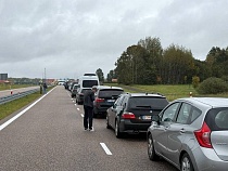 На границе России с Польшей немцы снова массово рвутся в Калининград