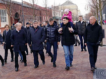 Алиханов пообещал бороться с торгашами в пешеходной зоне