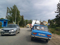 В Пятидорожном снимают брусчатку при реконструкции (видео)