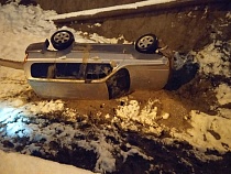 В Калининграде «Хёндай» влетел в котлован на стройке бизнес-центра