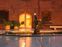 Ночь искусств в Музее янтаря: книга сказок, французский ювелир и фортепианная музыка