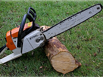 Несчастный случай: в Калининградской области двухлетняя девочка упала на работающую бензопилу