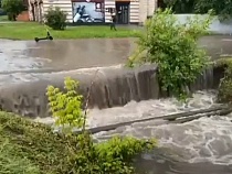 В Калининграде сняли на видео новый водопад