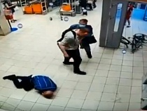 В Калининграде покупатель жестоко избил сотрудника магазина