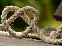 В Калининграде нашли повешенным 21-летнего парня