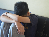 В Гурьевске мужик избил 12-летнего подростка, шумевшего под окнами