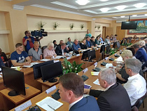 Губернатора Калининградской области хотели посадить в инвалидную коляску