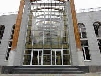 РПЦ разрешили эксплуатировать «выставочный павильон» на площади Победы в Калининграде