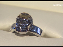 Ювелиры создали серебряное кольцо с изображением Путина