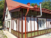 Ещё один дом у моря в Зеленоградске превратили в магнит для глаз