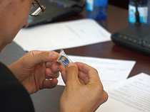 Депутатам Горсовета Калининграда вручили новые значки