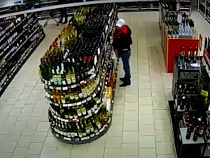 В Калининграде ищут мужчину с тремя бутылками элитного алкоголя 