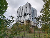 Алиханов усомнился в переселении чиновников в Дом Советов 