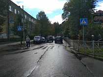 В Калининграде женщина попала под авто, идя по «зебре» на «красный»