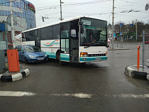 У шлагбаума на автовокзале в Калининграде произошло ДТП