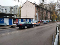 Две «Ауди» встретились на встречке на Батальной