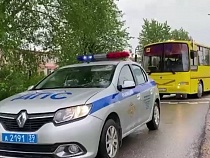 В Калининградской области задержали автобус со школьниками без списка 