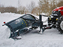 Снег «выгнал» на улицы Калининграда более 40 машин «Чистоты»