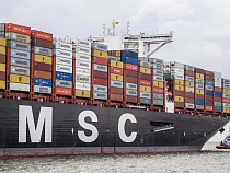 Крупнейшее контейнерное судно мира планирует заход в Калининград