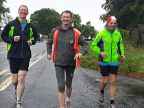 Калининград встретил знаменитого сверхмарафонца Тони Мангана