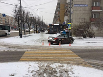 В Калининграде автомобиль с подростками влетел в световую опору