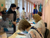 «Утро начинается не с кофе»: Дятлова рассказала о своём походе на выборы