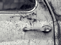 Калининградец хранил в багажнике автомобиля более 200 грамм марихуаны